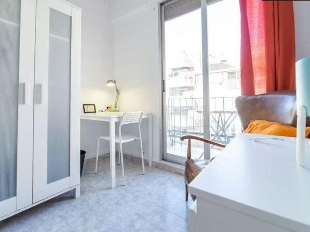 Carrer de Sagunt, Valencia, Valencian Community 46009