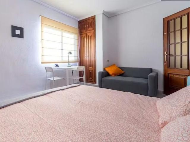 Carrer de Sagunt, Valencia, Valencian Community 46009