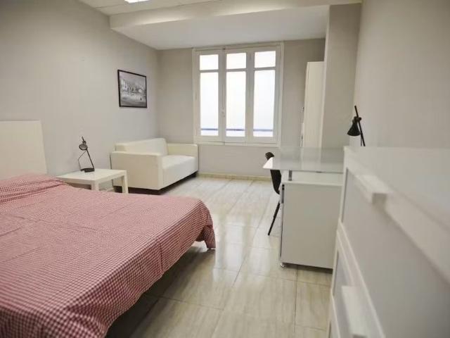 Carrer de Sant Vicent Màrtir, Valencia, Valencian Community 46002