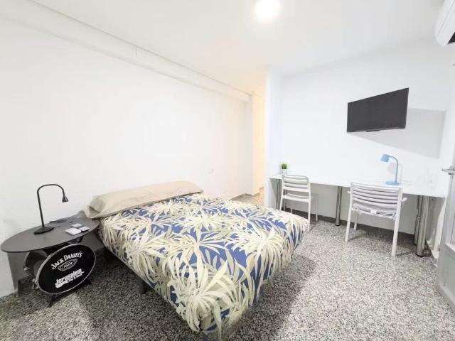 Carrer de Sant Pere, Valencia, Valencian Community 46011