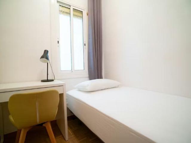 Carrer de Sants, Barcelona, Catalonia 08028
