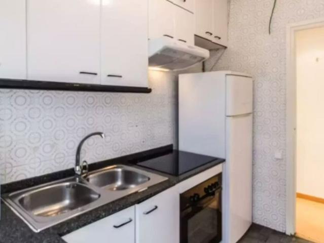 Carrer de Pareto, L'Hospitalet de Llobregat, Catalonia 08902