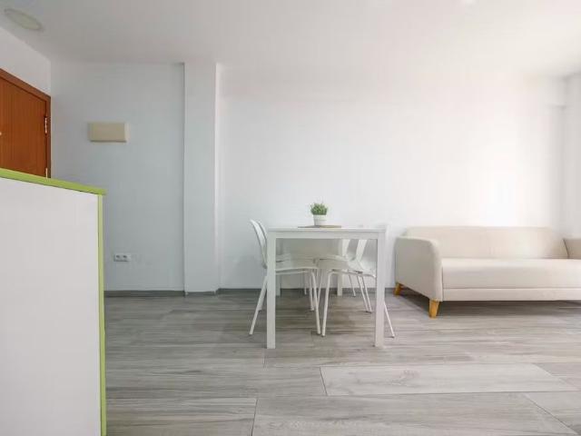 Carrer de Pere Cabanes, Valencia, Valencian Community 46019