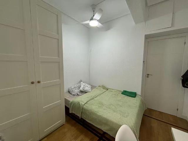Carrer de Peris Brell, Valencia, Valencian Community 46022