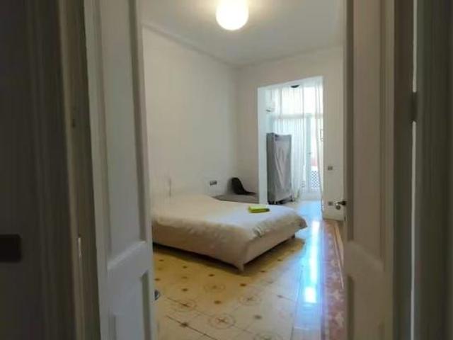 Carrer de València, Barcelona, Catalonia 08009