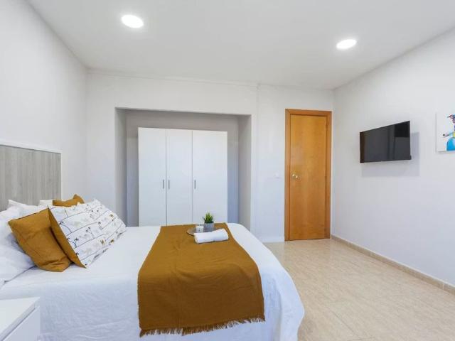 Carrer de Xàtiva, Valencia, Valencian Community 46002