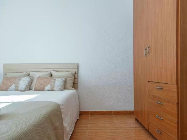 Carrer del Baró de San Petrillo, Valencia, Valencian Community 46020