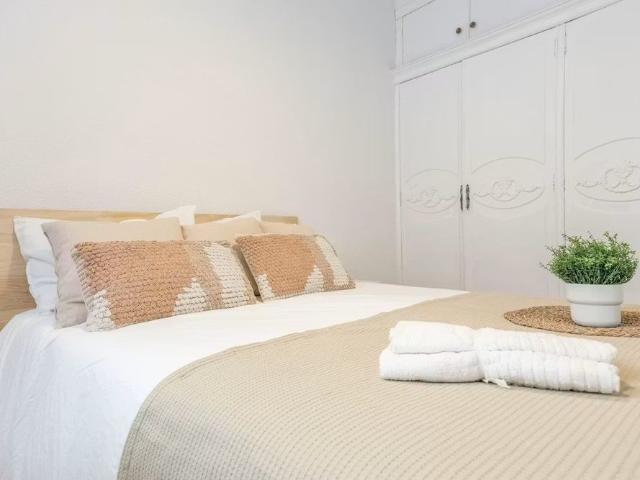 Carrer del Doctor Vicent Zaragoza, Valencia, Valencian Community 46020