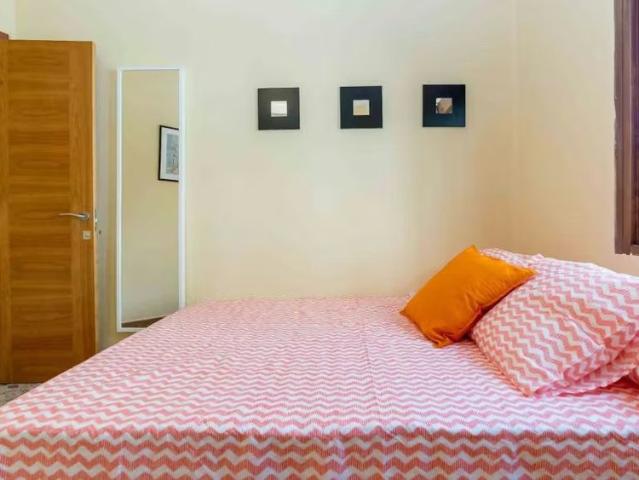 Carrer dels Tomasos, Valencia, Valencian Community 46006