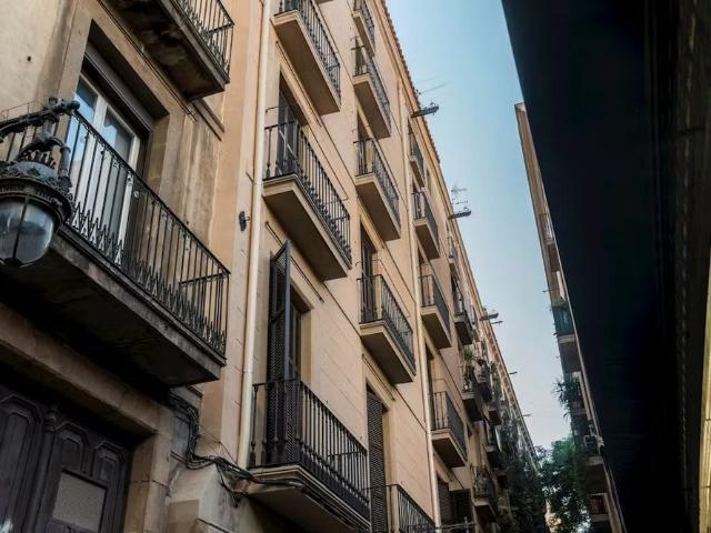 Carrer d'en Xuclà, Barcelona, Catalonia 08001