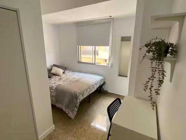 Carrer Joan Lluis Vives, Manises, Valencian Community 46940