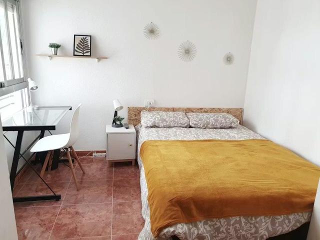 Carrer Mestre Valls, Valencia, Valencian Community 46022