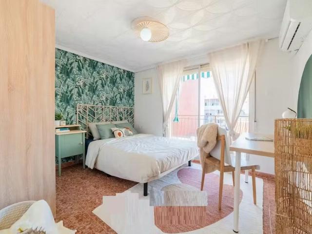 Carrer Pere Cabanes, Valencia, Valencian Community 46019