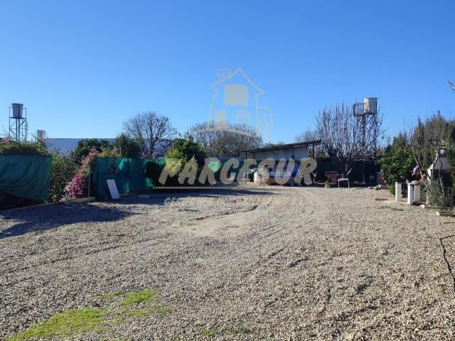 CARRETERA AEROPUERTO Parcela de 750 m con barbacoa de obra, pozo, luz por grupo electrogeno