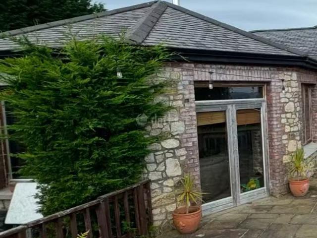 Carrickmines, Dublin 18, Carrickmines, Dublin 18 is for rent