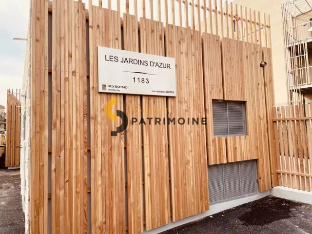 Carros les plans / 2p avec terrasse et stationnement