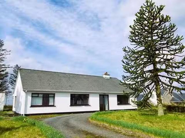 Carrowcarden, Inniscrone, Enniscrone, Co. Sligo, F26EY04 is fo.