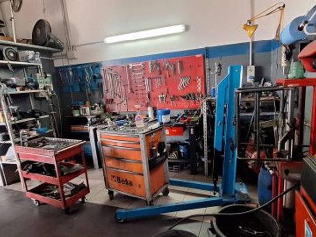 Carrozzeria in vendita a Sant'Antonio Abate