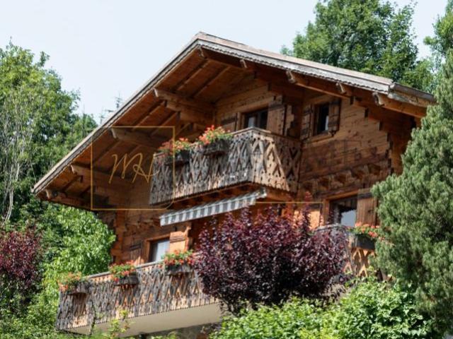 Carroz d'Arâches France 74 Chalet alpin de charme en madriers à 5 min des commodités et 30/40 min de Genève