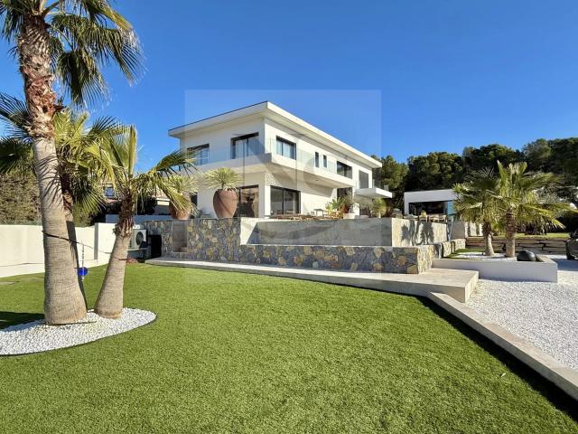 CARRY LE ROUET / VILLA CALIFORNIENNE D’EXCEPTION PROCHE PLAGE ET CENTRE VILLE