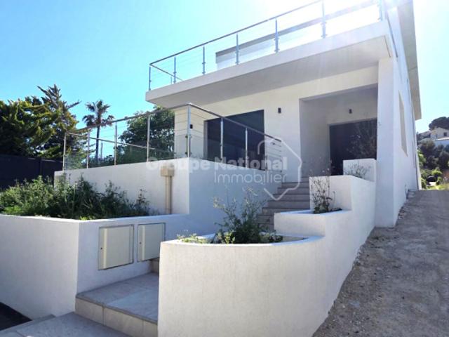 CARRY LE ROUET A DEUX PAS DU PORT ET DES COMMERCES, magnifique appartement neuf de type 4 de 127m² avec terrasses, 3 places de stationnement et T2 indépendant de 37m²!