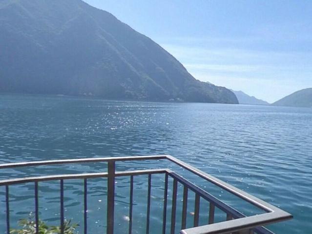 CASTAGNOLA Albergo da ristrutturare a Lago con posto barca | dreamo. Ch