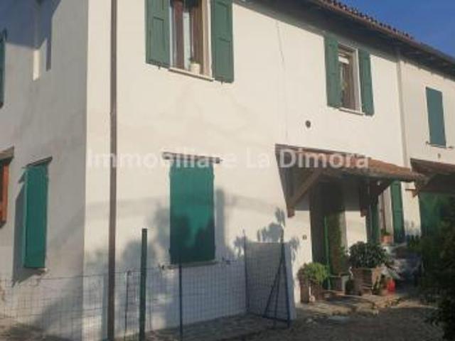 CASTEL GUELFO Localit Poggio Piccolo porzione di fabbricato in trifamigliare indipendente con annesso servizio e giardino