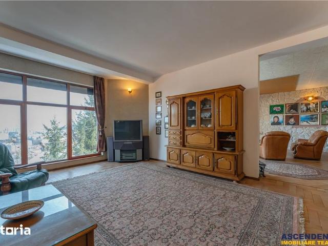 Castelariu:spectacol panoramic,locatie prestigioasa,Central, Brasov
