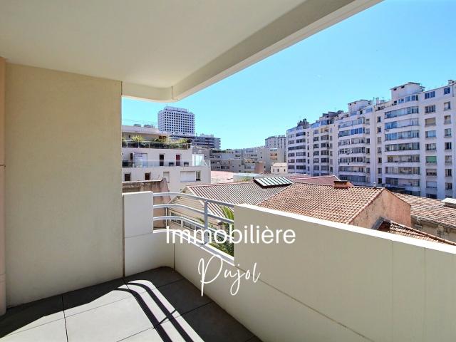 Castellane T2 terrasse sud parking