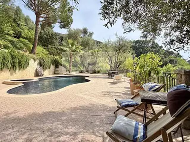 Castellar 06500 Achat / Vente maison 5 pièces t5 piscine