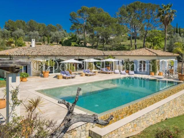 Castellaras Superbe villa avec vue panoramique dans domain. 427m² Mouans Sartoux
