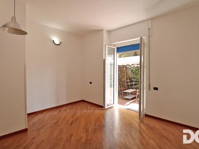 CASTELLETTO – VIA OGERIO PANE ORDINATI MQ. 65 CON TERRAZZI E POSTO AUTO