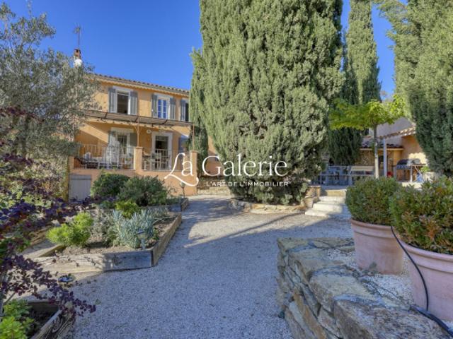 Castellet Propriété 2 maisons sur 2500M²
