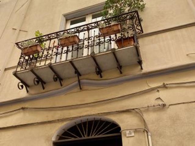 Castello fronte piazzale Duomo