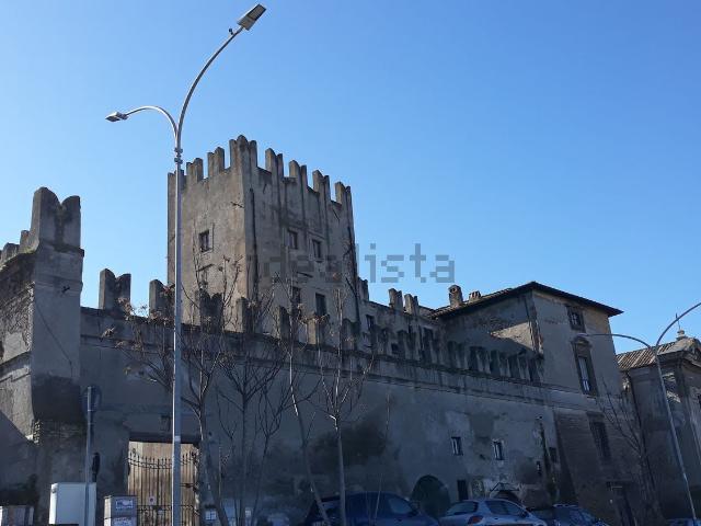 Castello in vendita di 110 m² in Via Casilina, 1382