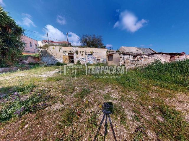 Castello in vendita di 115 m² in Via L. Gallo