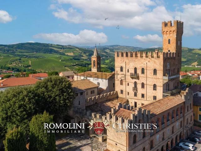 Castello in vendita di 2100 m²