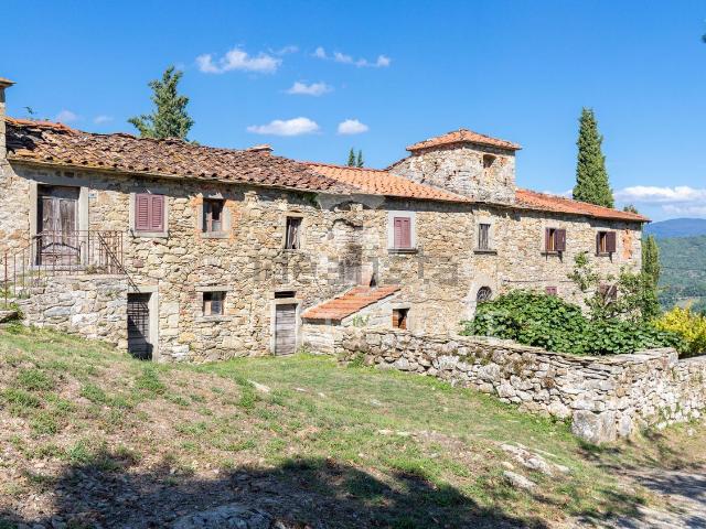 Castello in vendita di 2200 m² in Via Aretina