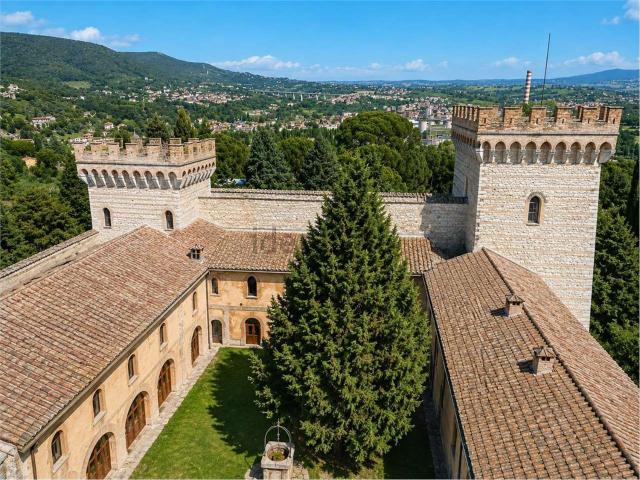 Castello in vendita di 3000 m²