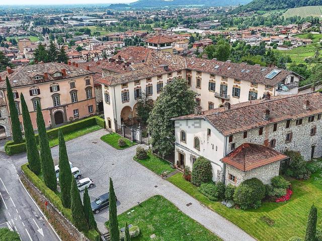Castello in vendita di 300 m² in Via Castello, 13