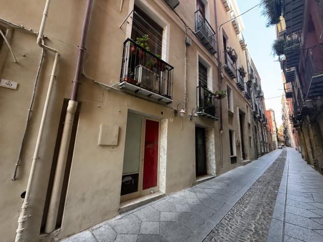 Castello – Prestigioso locale commerciale nel cuore del cent. 137m² Cagliari