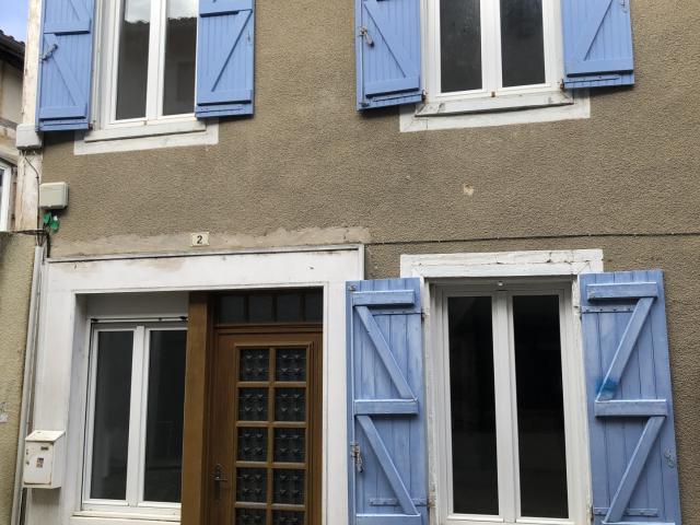 Castelnau d'Auzan Location Maison 32