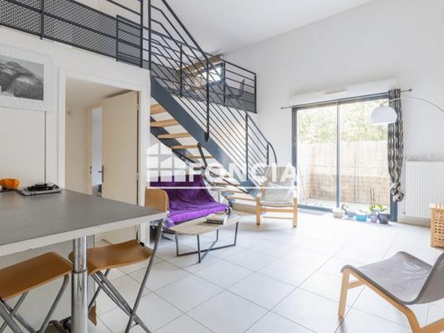 Castelnau le Lez: Duplex esprit loft vendu entièrement meublé avec terrasse et garage