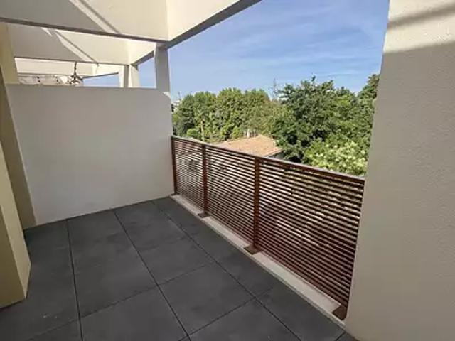 Castelnau le Lez 34170 Location appartement 3 pièces t3 au dernier étage terrasse