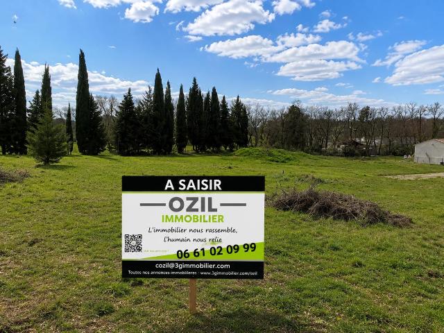 Castelnau Valence Vente Terrain 30