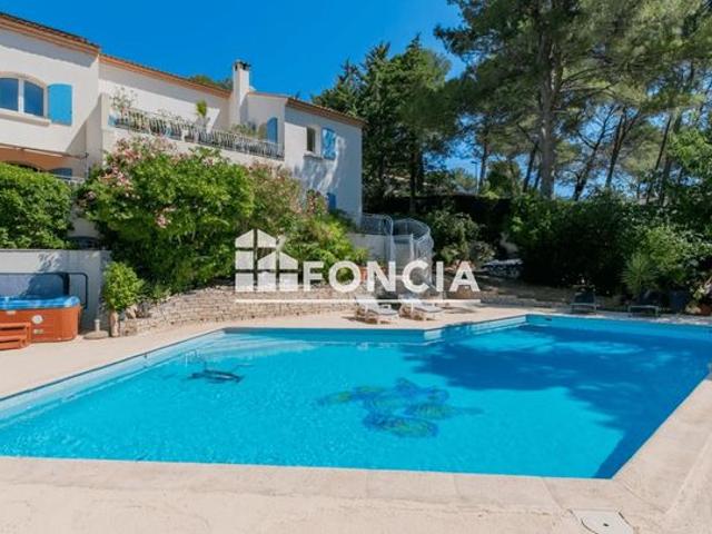 Castelnau: villa d’exception avec studio indépendant – piscine – parc arboré – calme absolu