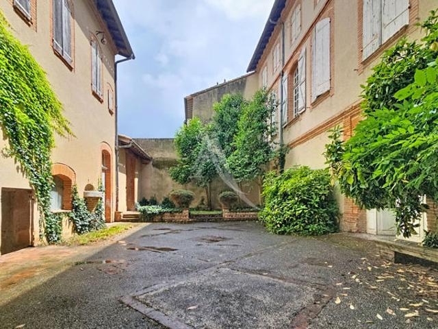 Castelsarrasin ensemble immobilier de caractère