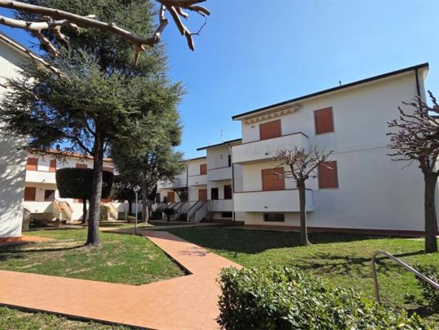 CASTIGLIONCELLO Caletta: Appartamento al piano mezzano con ingresso indipendente