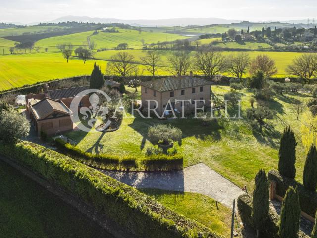 Castiglione del Lago, magnifica proprietà di circa 420mq, co. 419m² Castiglione del Lago