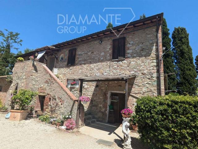Castiglione Del Lago Pg, Vicinanze: a pochi minuti dal cen. 340m² Castiglione del Lago